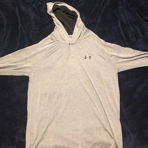 Women’s Under Armor Long Sleeve Pullover Top